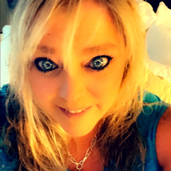 Meet your Posher, Carla - Picture 4 of 4